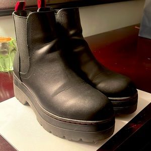 MIA Chelsea Boots